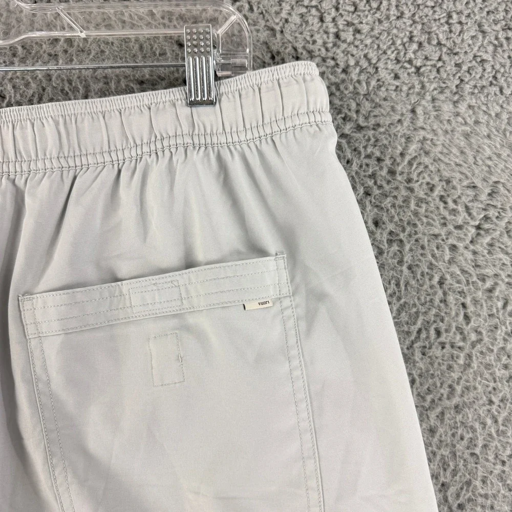 Vuori Kore Shorts Men's XXL Light Gray Lined Athletic Training Shorts V302